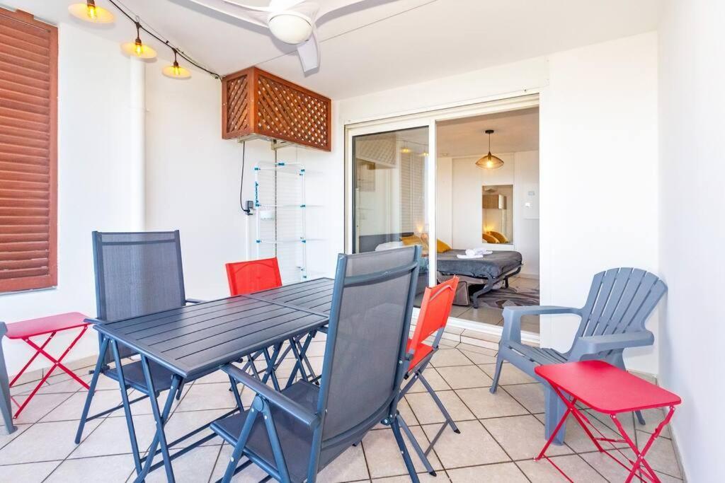 Oceanides - Studio Renove Avec Magnifique Vue Mer - Saint-Gilles-Les-Bains Exterior foto